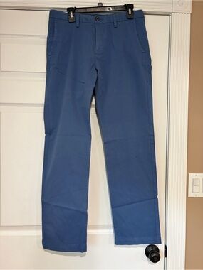 Final sale 32x32 Tommy Bahama Blue Casual Pants worn but in good condition